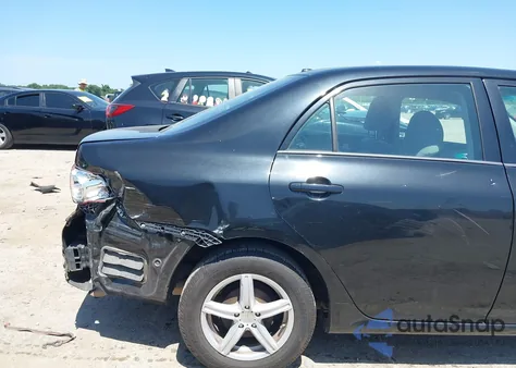 2010 Toyota Corolla Le z USA, uszkodzony, nr VIN 2T1BU4EE5AC382851